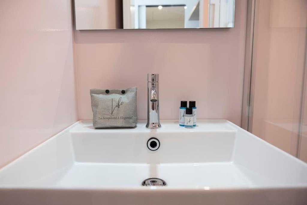 3-bedroom Design House San Babila-tricolore-m4 Milan