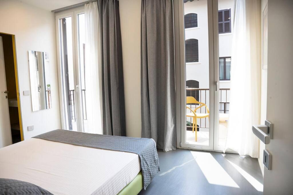 3-bedroom Design House San Babila-tricolore-m4 * Milan